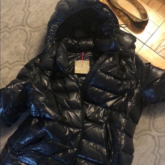 size 5 in moncler